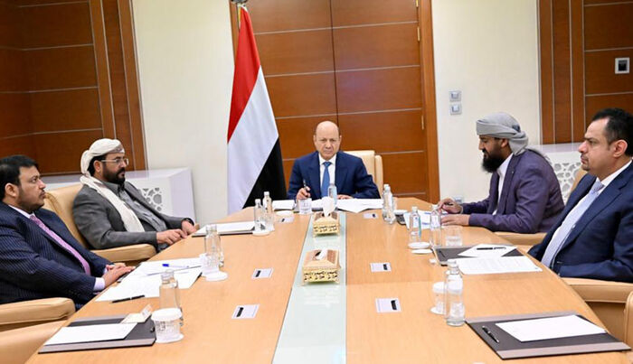 مجلس القيادة يوجه نداءً أخيرًا للحوثي لتغليب مصلحة اليمن وإلقاء السلاح