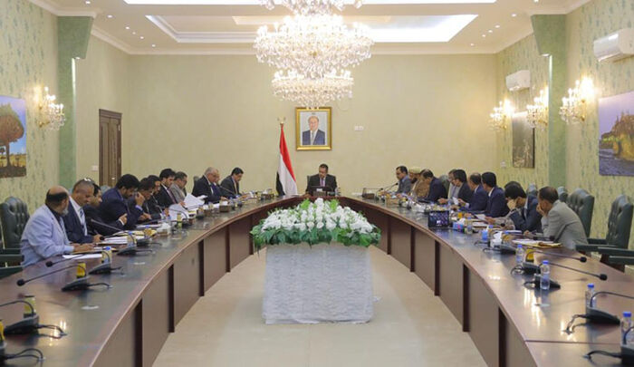 الحكومة اليمنية ترحب بخطاب طارق صالح «المسئول» وتشيد بموقف الانتقالي