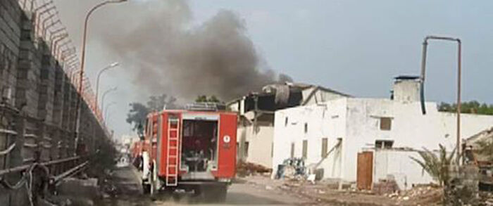 الحوثيون يقصفون مجمع إخوان ثابت بالحديدة