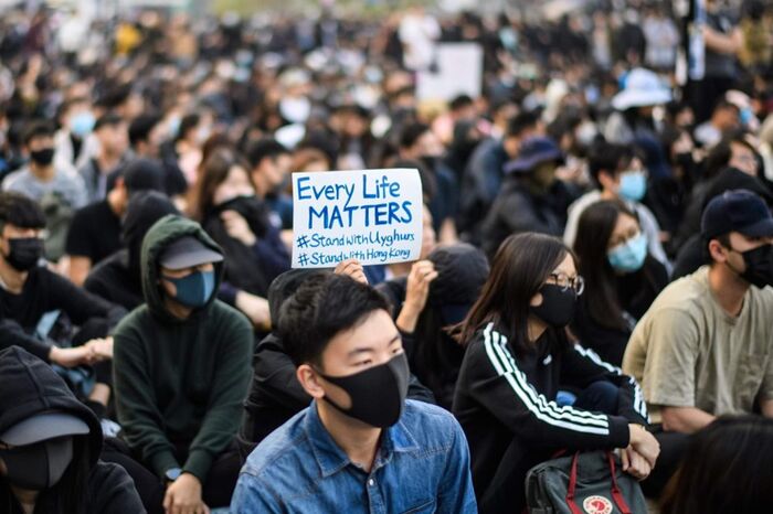 متضامنون مع أقلية الأيغور المسلمة