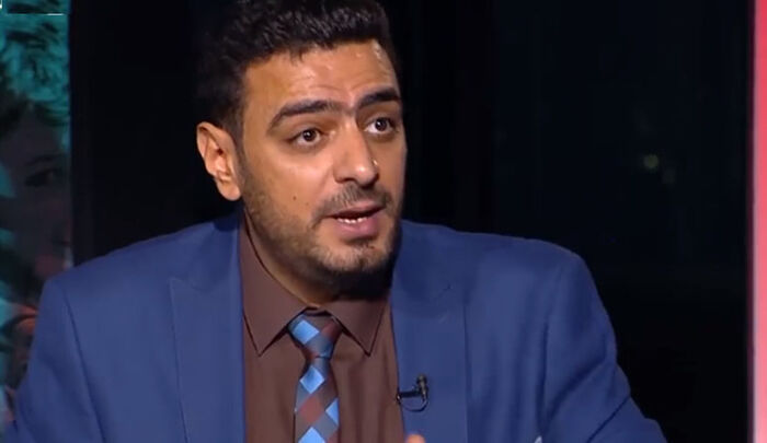 شيخ قبلي يشن هجومًا عنيفًا على قبيلتي حاشد وبكيل لهذا السبب!