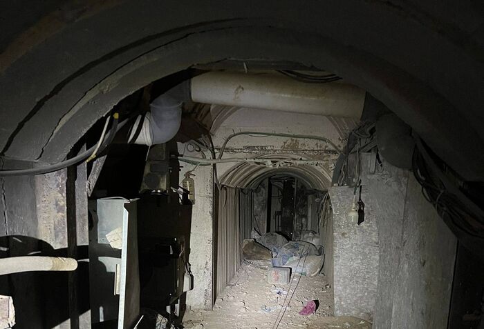 صحيفة تؤكد مقتل «السنوار» ودفنه بشكل مؤقت في نفق