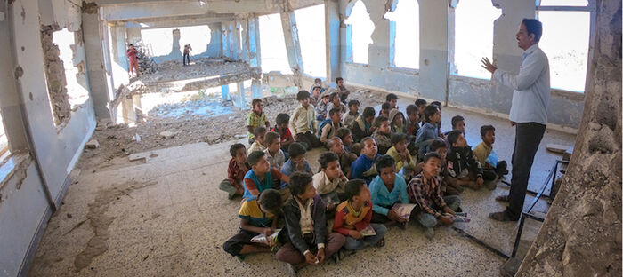 الحوثيون يجبرون اليونيسف على إيقاف المساعدات المالية للمعلمين والضمان الاجتماعي