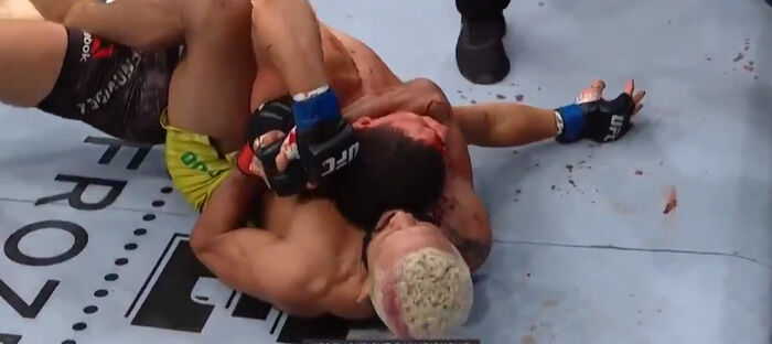 شاهد.. نزال شرس يتوج فيجريدو بطلا للعالم