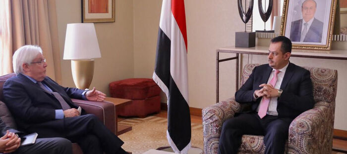 الحكومة اليمنية لـ«غريفيث»: الحوثيون ماضون في تنفيذ أجندة إيران وغير جادين للسلام