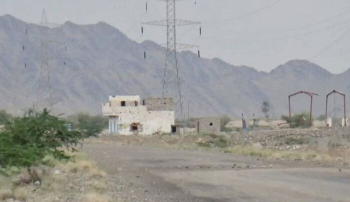 استشهاد وإصابة 4 مدنيين بينهم طفل بقصف حوثي استهدف مسجدا جنوبي الحديدة