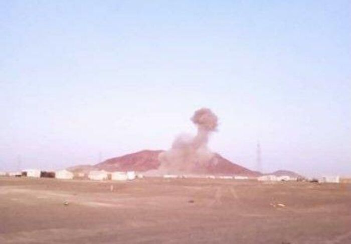 ميليشيا الحوثي تقصف بالكاتيوشا مخيمًا للنازحين شمال مأرب