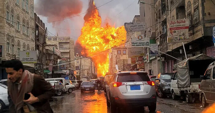 الجيش الإسرائيلي ينفذ غارات واسعة على صنعاء بـ20 طائرة مقاتلة وأكثر من 65 قذيفة