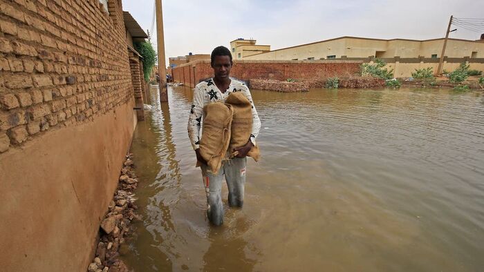 أكثر من مئة قتيل وأضرار مادية بسبب فيضان السودان