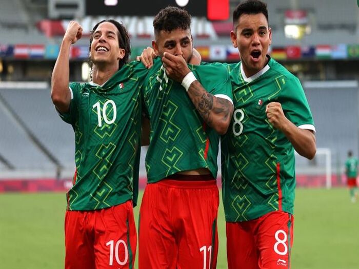 منتخب المكسيك يظفر ببرونزية كرة القدم في أولمبياد طوكيو