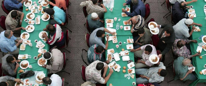 مصر تمنع موائد الإفطار والاعتكاف في رمضان