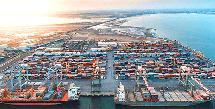 مغامرة الحوثيين في البحر الأحمر تفاقم الأزمة الإنسانية في اليمن