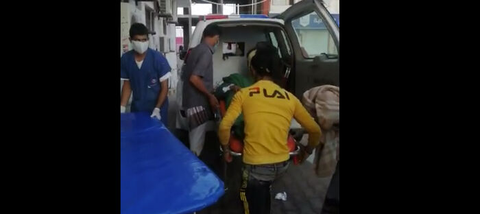 فيديو يوثق لحظة نقل أول متوفى بكورونا في اليمن وهروب الأطباء