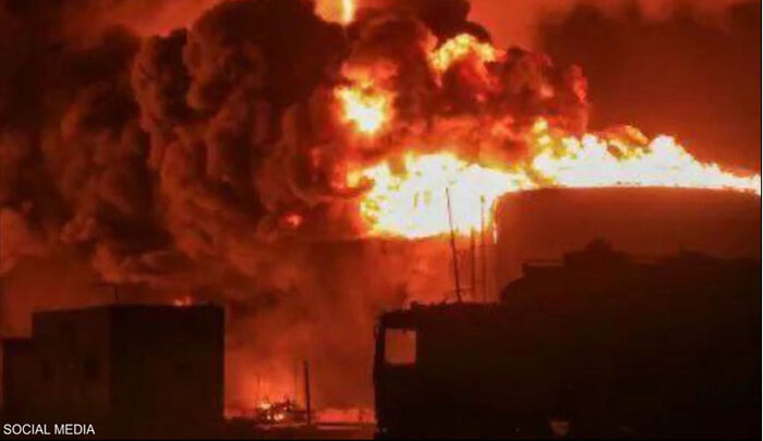 إسرائيل تشن غارات جوية على موانئ الحديدة والصليف وتخرجه عن الجاهزية