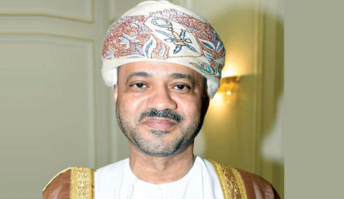 وزير خارجية عمان ينفي تقديم بلاده مبادرات بشأن اليمن ويتوقع تغيير سلوك إيران