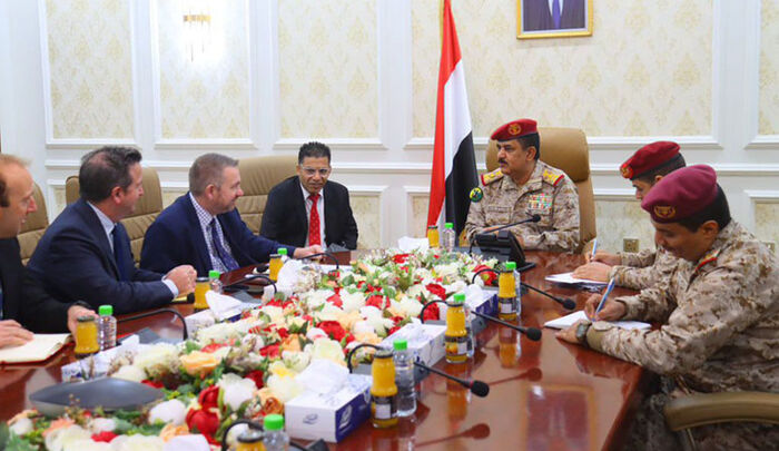 تهديدات الحوثيين تتسع… واليمن يقترب من قرار الحسم العسكري (تفاصيل)